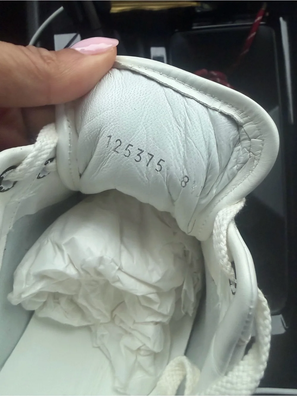 Gucci White Leather Low-Top Sneaker with Green and Red Web